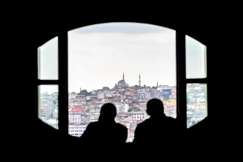Speaking Well, Listening Better: The Conversational Craft That Defines Elite Companionship in Istanbul