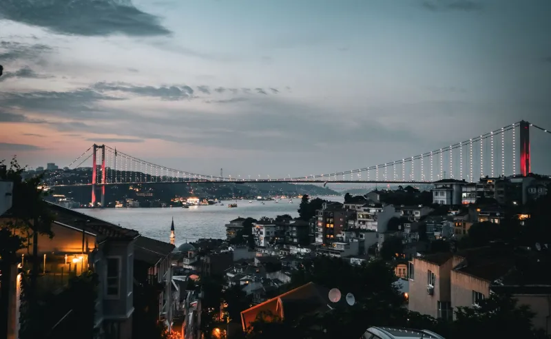 Arrival, Exhaustion, and the Art of Knowing When to Begin: Scheduling Your Istanbul Companionship Around Your Body Clock